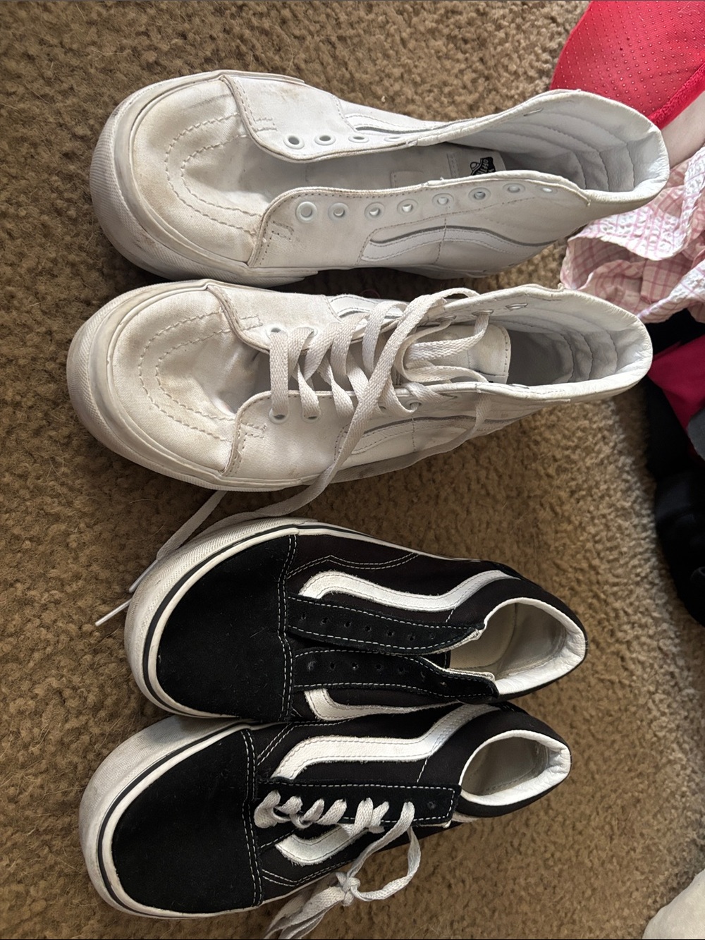 2 pairs of Vans Old Skool Sneakers in White and Black